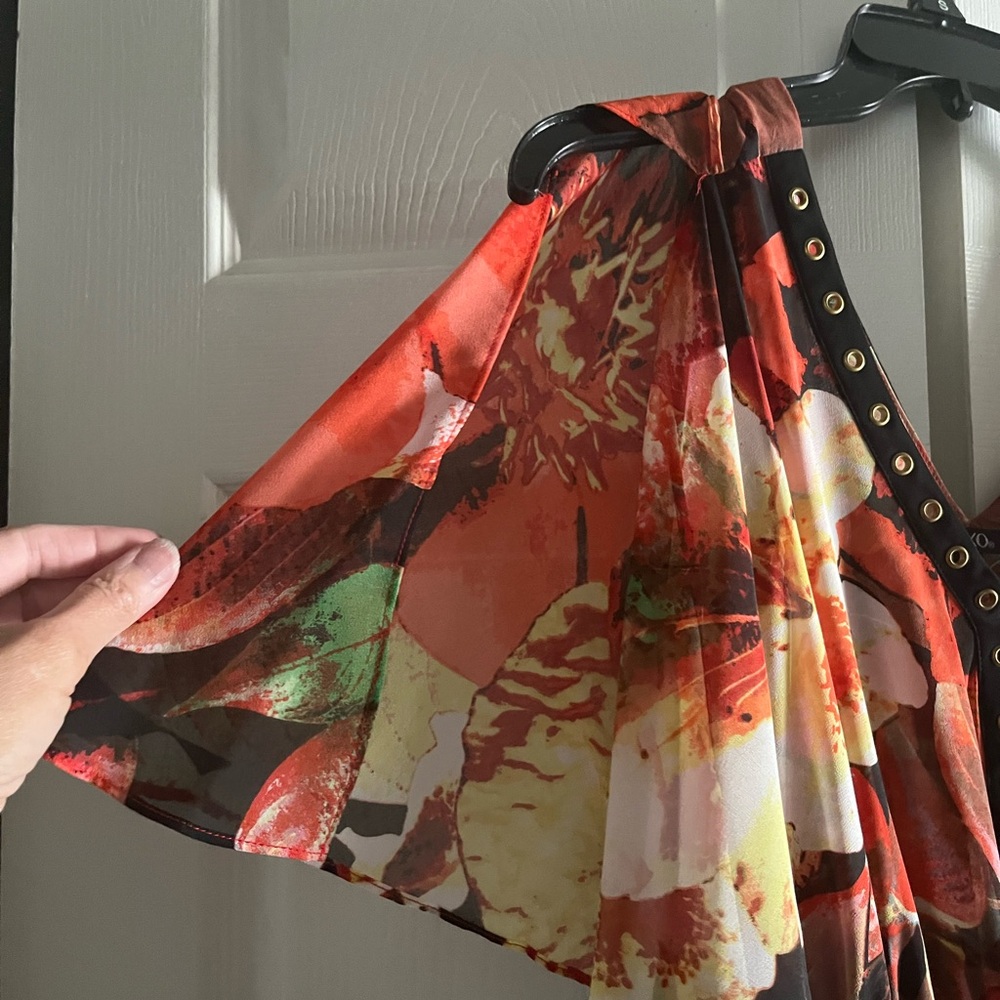 XOXO Floral Dress with Belt - Picture 4 of 10